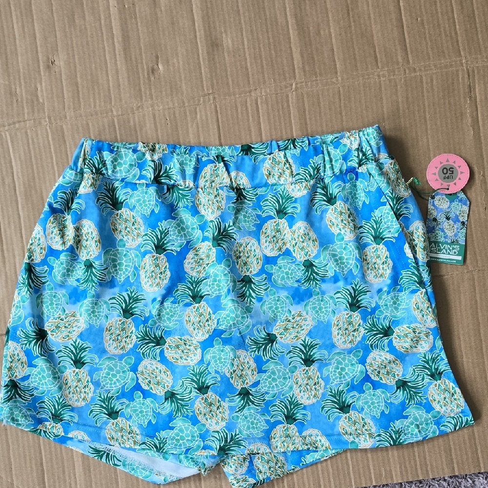 Alvin's Island turtle/pineapple themed blue skort-L